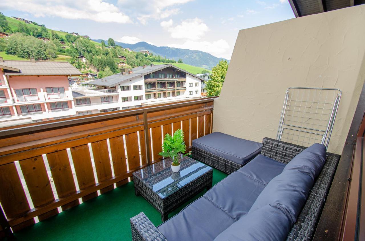 Penthouse Eightyone By All In One Apartments Капрун Екстериор снимка