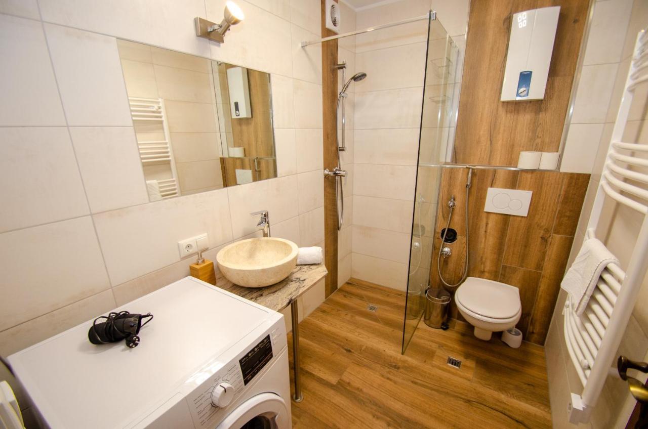 Penthouse Eightyone By All In One Apartments Капрун Екстериор снимка